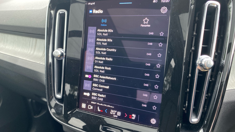 Volvo XC40 2.0 B4P Ultra Dark 5dr Auto Petrol Estate